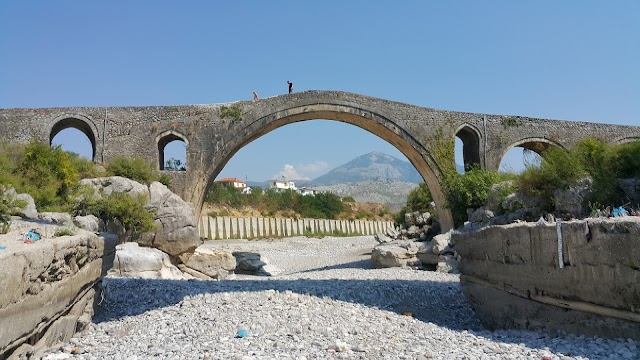 Mes Bridge (Ura e Mesit)