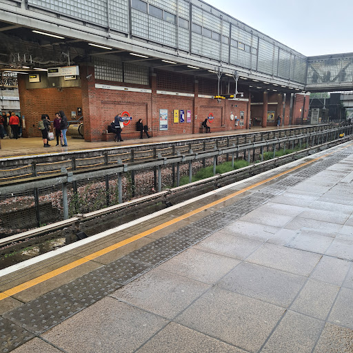 West Ham Station (Stop B)