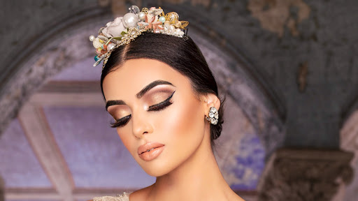 Farah Syed Asian Bridal Makeup Artist & Asian Makeup Training Academy London