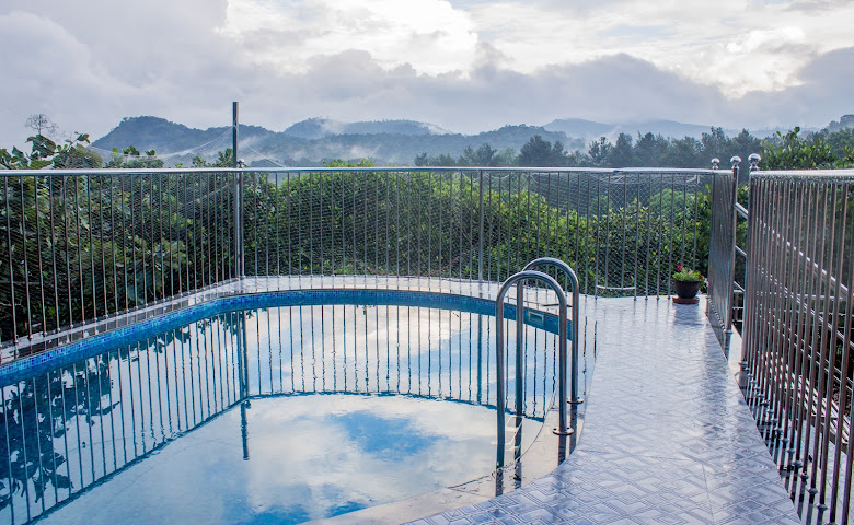 Chrissie's Hotel by null