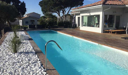 Photo de La main bleue - Entretien piscine
