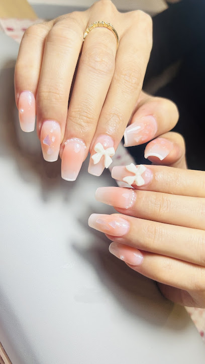 Blossom Nails