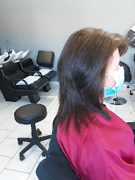 Photo n°16 de CaliCoiffure à Saint-Mitre-les-Remparts (Salon de coiffure)