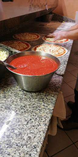 Pizzeria D'Asporto La Piazzetta Di Piu Sebastiano Mauro - Thumbnail