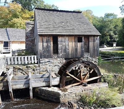 Gilbert Stuart Birthplace & Museum