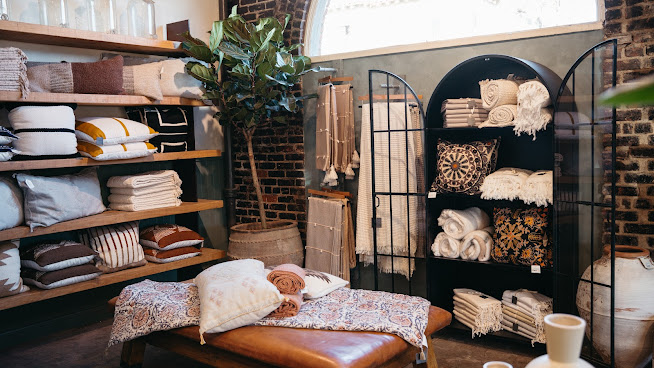 Rolling Greens Beverly Grove by null