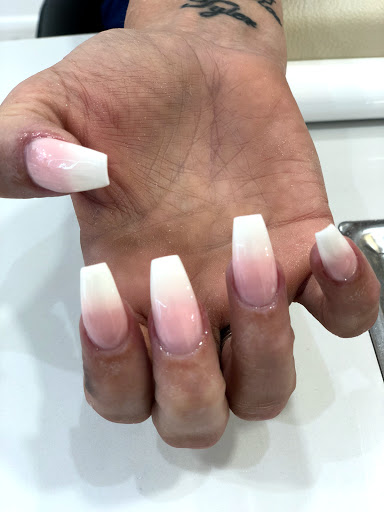 Royal Nail Bar Chesterfield - Thumbnail