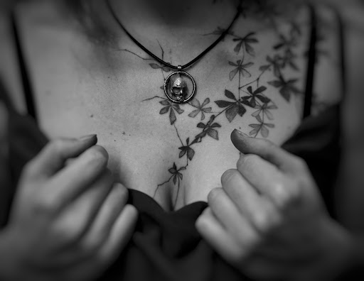 BÁKARUS - Visual