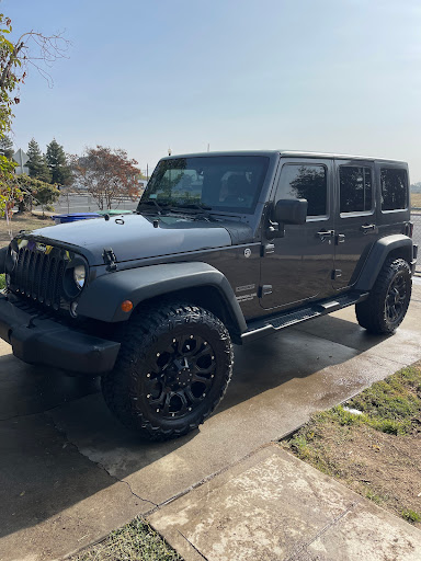 The Pit Crew Mobile Auto Detailing LLC - Thumbnail