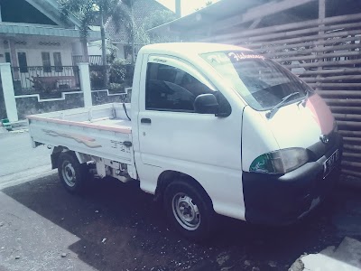 Photos of Carter Pick Up Mujiono