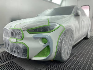 Photo n°8 de Carrosserie Ultimate Auto à Le Mans (Atelier de carrosserie automobile)