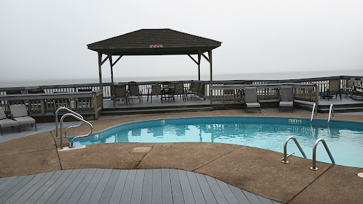 Clinton Inn & Suites - Thumbnail