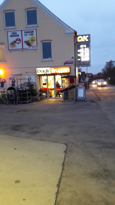 Photos of Dagli'Brugsen Bog&oslash;