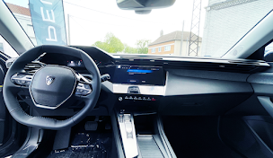 Photo n°2 de PEUGEOT - GARAGE LOUBRY à Carvin (Concessionnaire Peugeot)