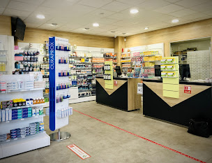 Photo n°3 de Pharmacie des Mezereaux à Melun (Pharmacie)