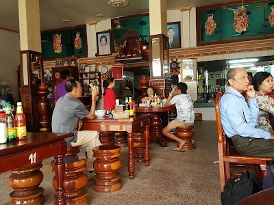 Photos of Kim Bung E