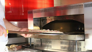 Photo n°26 de La Cigale (Camion Pizza) à Vallon-Pont-d'Arc (Pizzas à emporter)