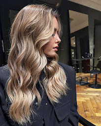 Photo n°12 de Christophe Versolato - Salon de coiffure & Concept Store à Toulouse (Magasin d'ameublement et de décoration)