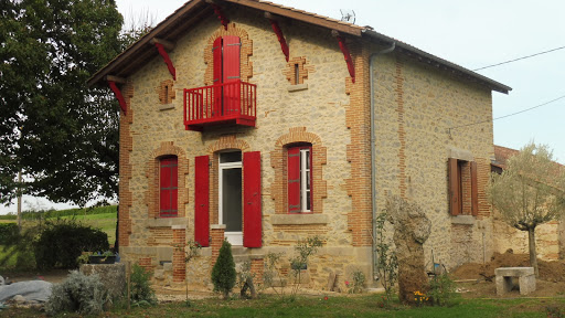 Photo de Artisan MG Couvreur Miramont-de-Guyenne : Réparation Fuite Toit - Démoussage Toiture - Pose Tuiles - Étanchéité à Miramont-de-Guyenne (47800)