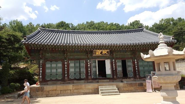 Bongeunsa Temple, COEX North Gate