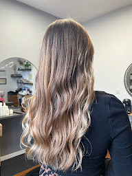 Photo n°13 de B.Blond La maison de la Coiffure à Fourchambault (Salon de coiffure)