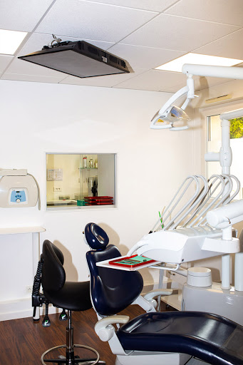 Cabinet Dentaire de Plaisance : Dr Tiphaine KERJOUAN & Dr David APIOU - Chirurgien Dentiste - Thumbnail