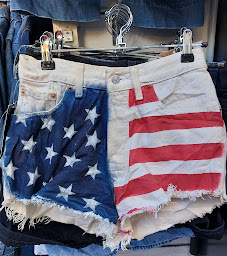 Photo n°17 de VINTAGE MANIA Boutique de prêt-à-porter Femme & homme à Paris Châtelet- Les Halles. à Paris (Magasin de vêtements vintage)