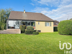 Photo n°1 de Aurélie Loria - Iad Immobilier Sainte-Geneviève à Sainte-Geneviève (Agent immobilier)