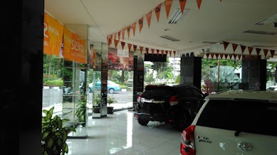 Photos of Toyota Surabaya : Teguh