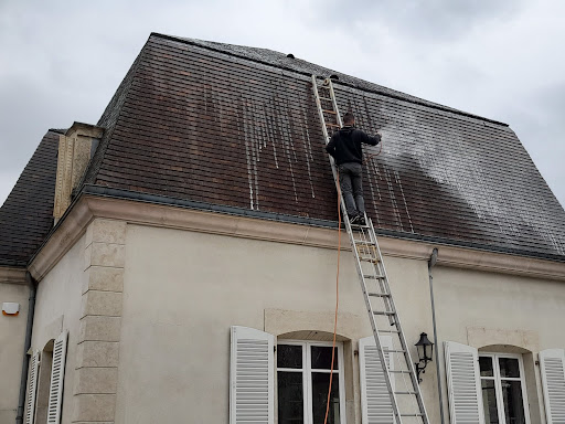 Sonnyrenov Dijon couvreur, zingueur Peintre extérieure Demoussage toiture Habillage pvc Peinture toiture demoussage toitures