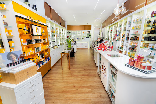 Dulce Calvo perfumería y centro de estética Gallery - Spain
