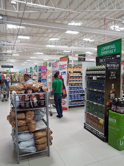 Photos of La Colonia Prado Alto