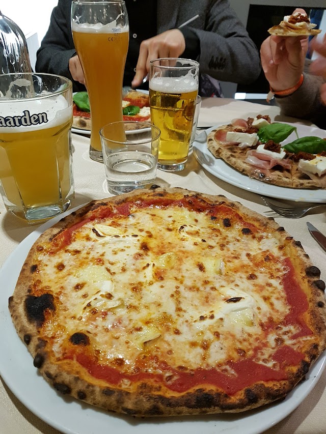 Gourmet Pizza Kitchen