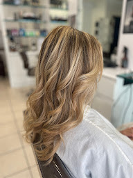 Photo n°17 de Camille Albane Coiffeur Mérignac Centre à Mérignac (Salon de coiffure)