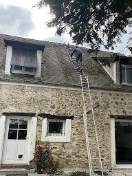 Photo n°8 de Entreprise KIRSMANN : Ravalement peinture 91 Nettoyage et Traitement Anti-mousse De Toiture en Essonne à Saint-Michel-sur-Orge (Couvreur)