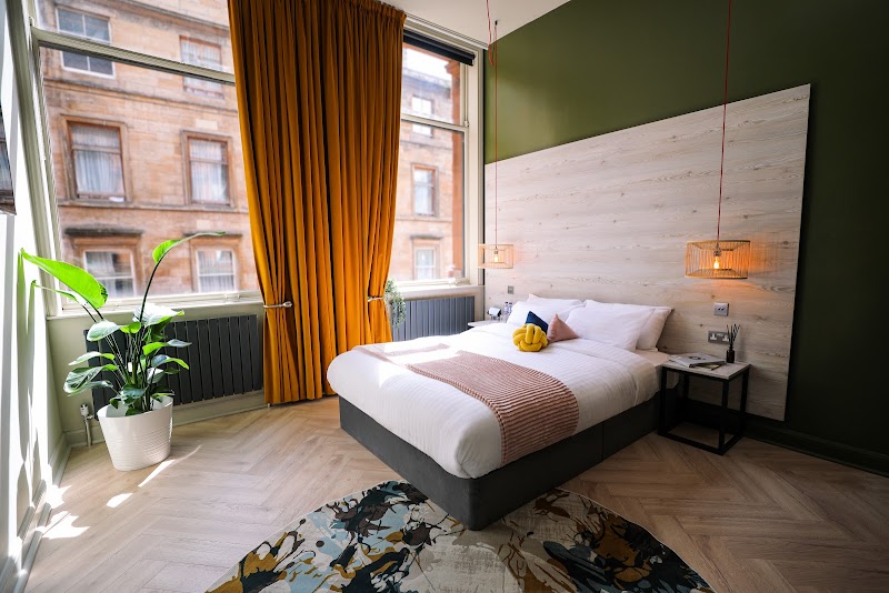 Revolver Glasgow photo 2