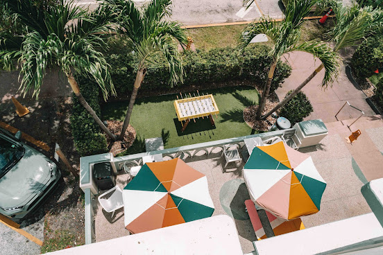 Beds N' Drinks by null