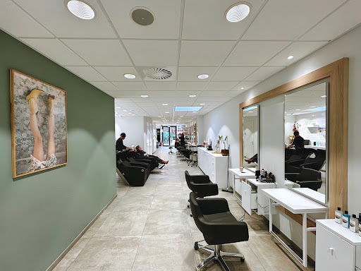 Kapper Hizi Hair Amsterdam Ceintuurbaan - Boek nu online - Thumbnail