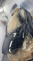 Photo n°8 de Carrosserie de la place à Marseille (Atelier de carrosserie automobile)