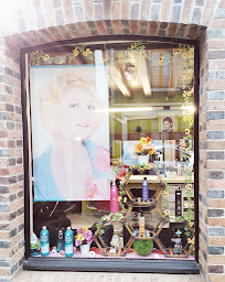 Photo n°8 de S'coupe coiff à Mézilles (Salon de coiffure)