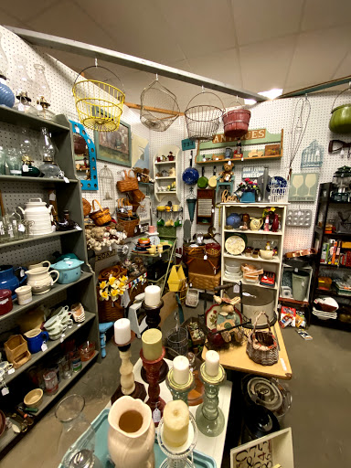 Treasures Indoor Flea Market - Thumbnail