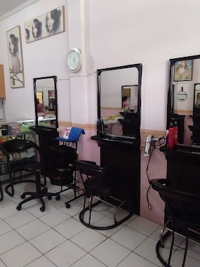 Ling Ling Salon, Author: Bella Natalia