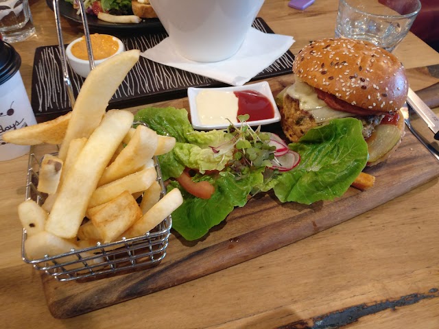 8 Days Cafe