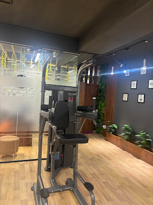 Af1qipnljz5xfoclsqe7al7hlt28quxonvf5suiv5spg=s406 K No