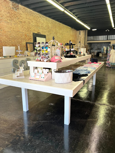 Sister Sue’s Boutique + Salon - Thumbnail