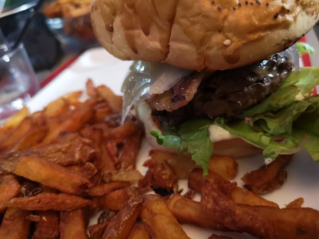 Le Bistro