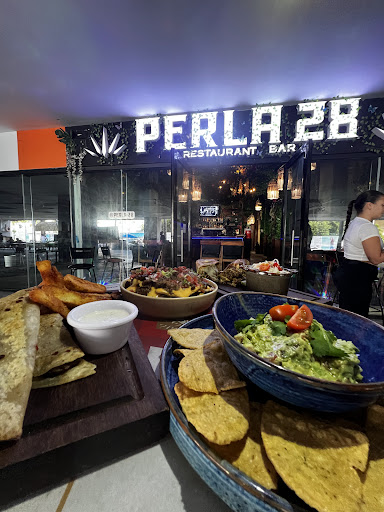 Perla 28 Restaurant Bar