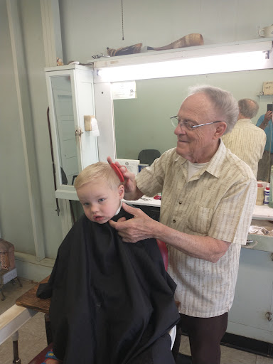 Curtis Hunt Barbershop - Thumbnail