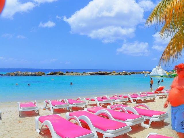 playa mambo beach