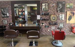 Photo n°2 de Charly Lorenn's à Saint-Jean-de-Védas (Salon de coiffure)
